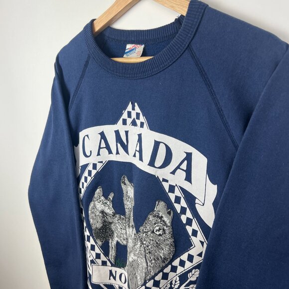 Vintage 90's Canada North Wolves Graphic Pullover Sweatshirt - Picture 2 of 6